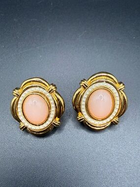 Retro Gold-Tone Pink Cabochon Earrings Classic